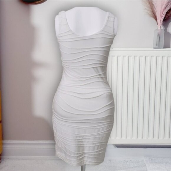 XXI White Bodycon Textured Dress- S - Picture 5 of 16